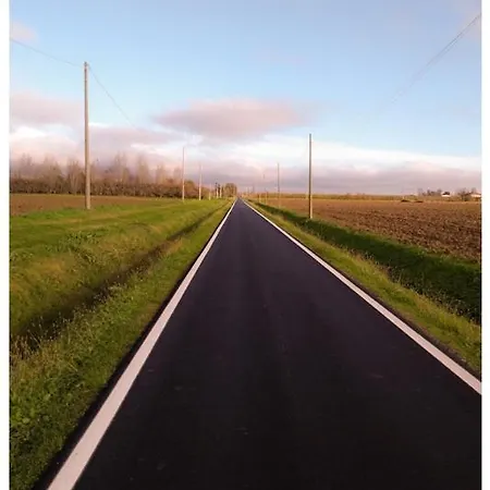 Elizabeth Couette-café Lentigione